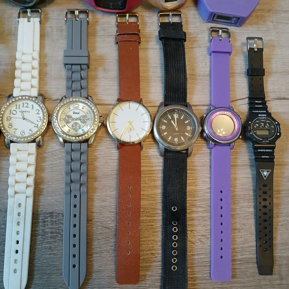 Huge Watch Lot of 40+ Mixed Brands Vintage & Modern Parts/Repair Untested-Box D6